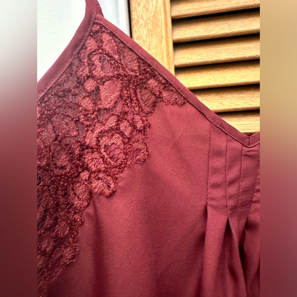 Talula Size S Burgundy Spagetti Strap Adjustable Pleated Lace Inset Camisole Top - Picture 7 of 13
